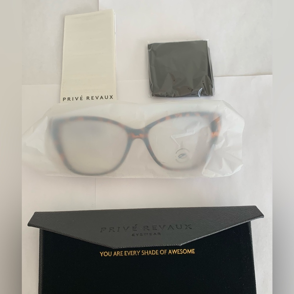 Privé Revaux Women’s Anti Blue Light EyeGlasses. NEW.